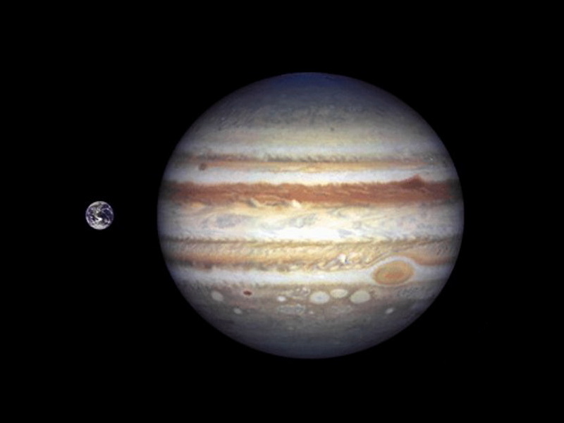 Größenvergleich Erde - Jupiter. Credit NASA/JPL.