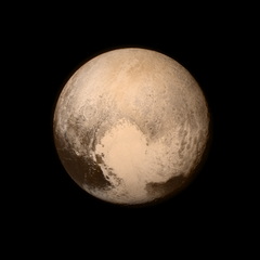 Pluto aufgenommen von der Raumsonde New Horizons. Credit: NASA/JPL.